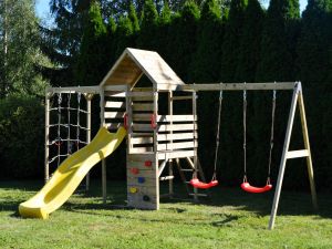 Turn de joaca cu 2 platforme, panou de catarare, tobogan, leagan dublu si modul de gimnastica (M42), Wendi Toys