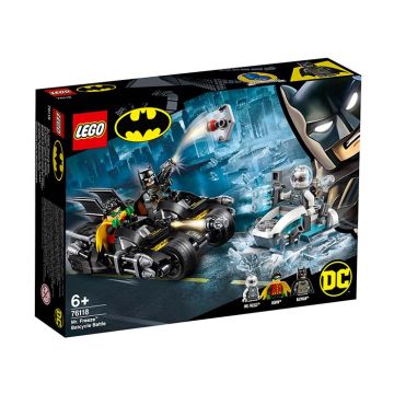 Mr. Freeze in batalia pe batcycle (76118)